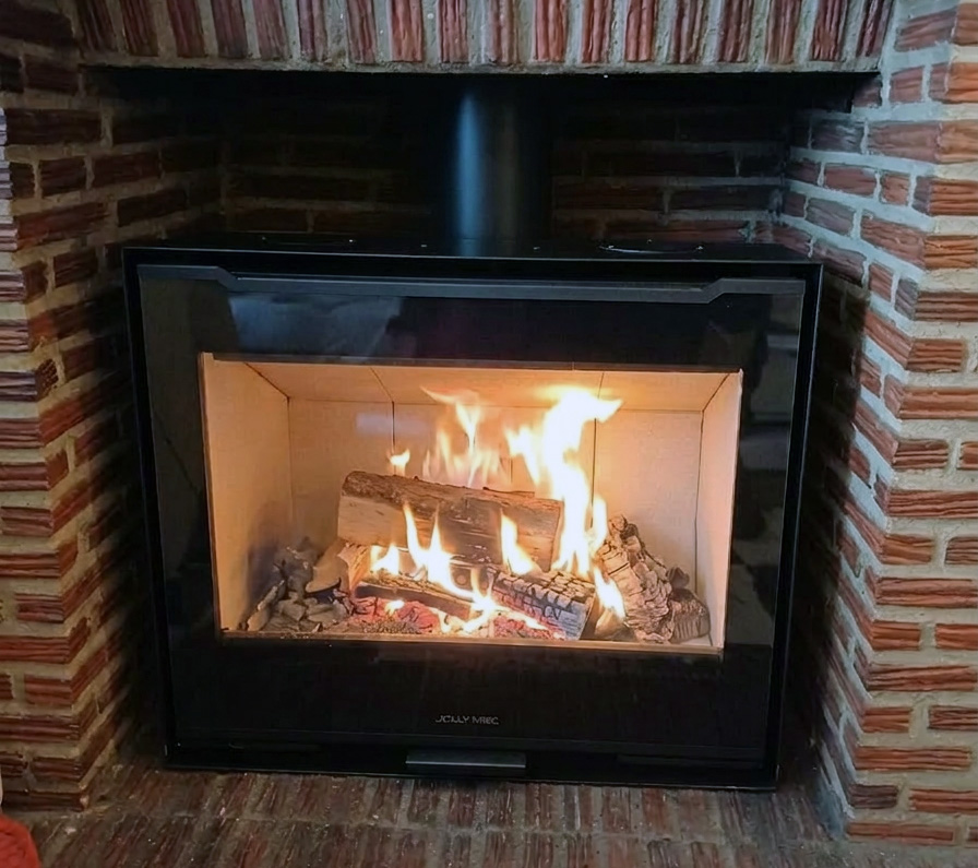 Chauffage haute performance à Lomme : l&rsquo;installation d&rsquo;un insert à bois