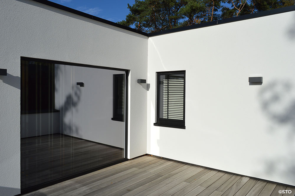 Application d’enduit isolant sur façade extérieure