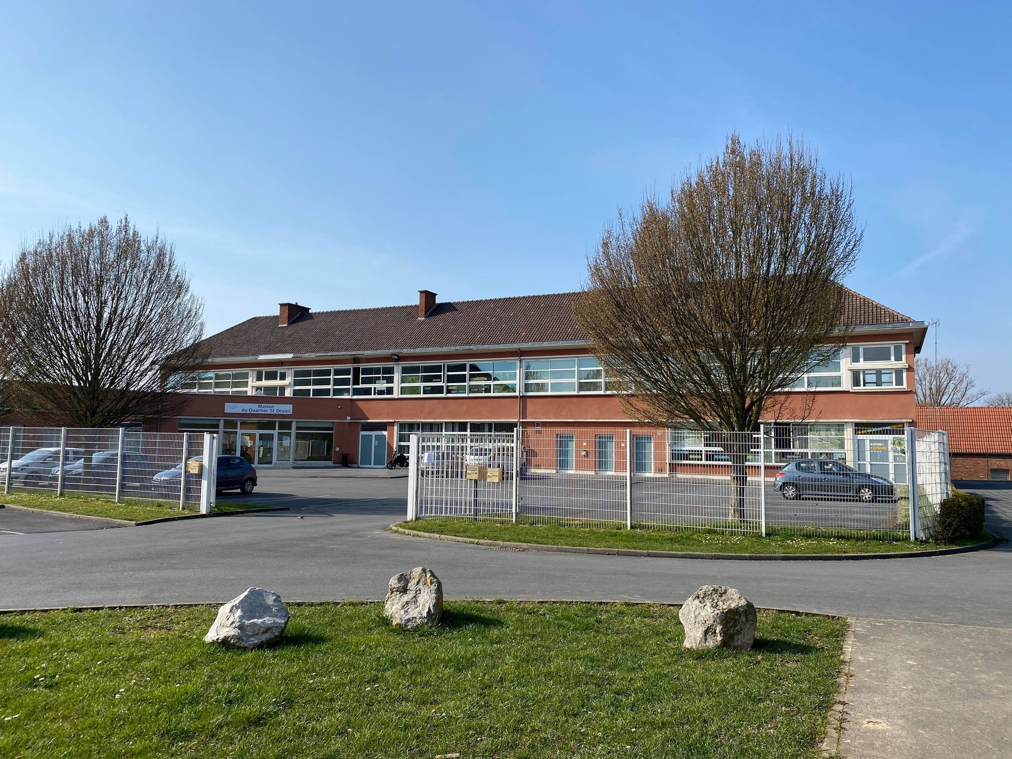 Associations privées et publiques